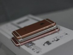 iPhone5SE曝光真機(jī)諜照 天線(xiàn)白帶變細(xì)了