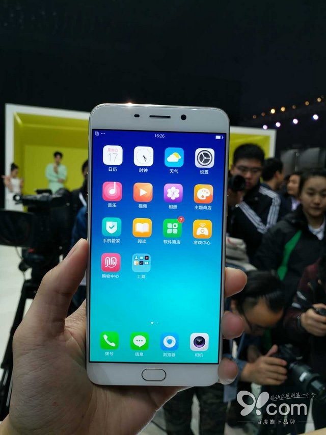 圓潤(rùn)均衡由內(nèi)而外 OPPO R9搶先體會(huì)